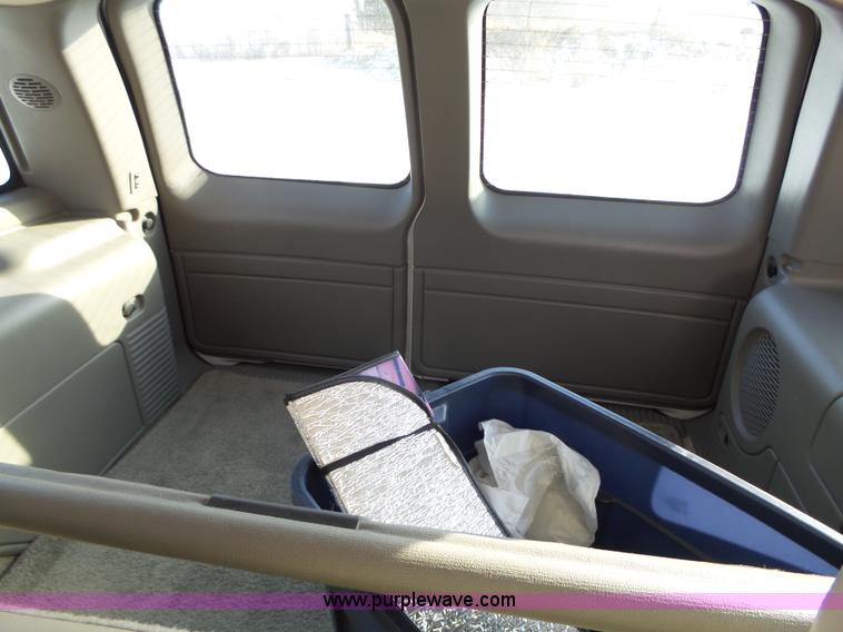 image for item L5530 2001 Chevrolet Tahoe SUV