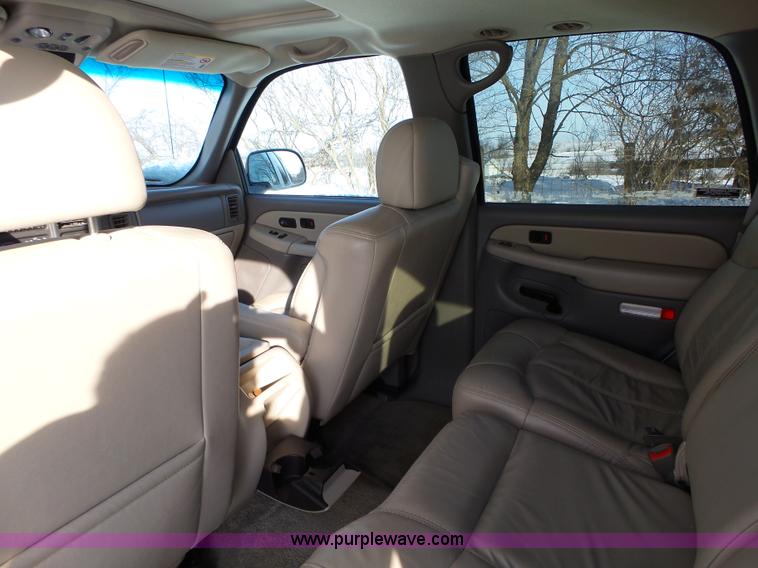 image for item L5530 2001 Chevrolet Tahoe SUV