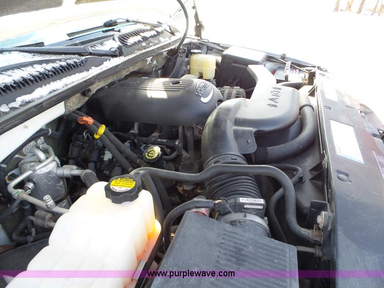 image for item L5530 2001 Chevrolet Tahoe SUV