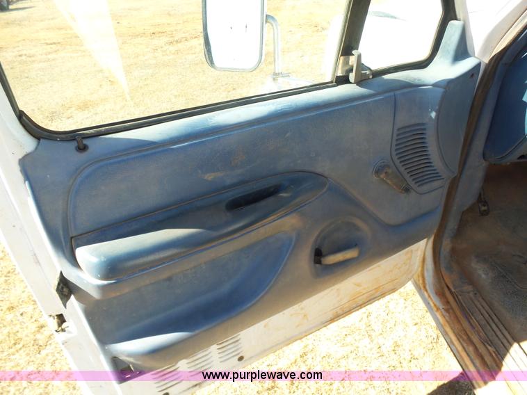 image for item L6188 1995 Ford F350 XL utility truck