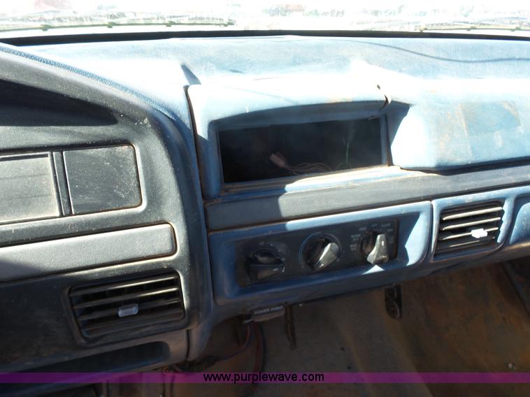 image for item L6188 1995 Ford F350 XL utility truck