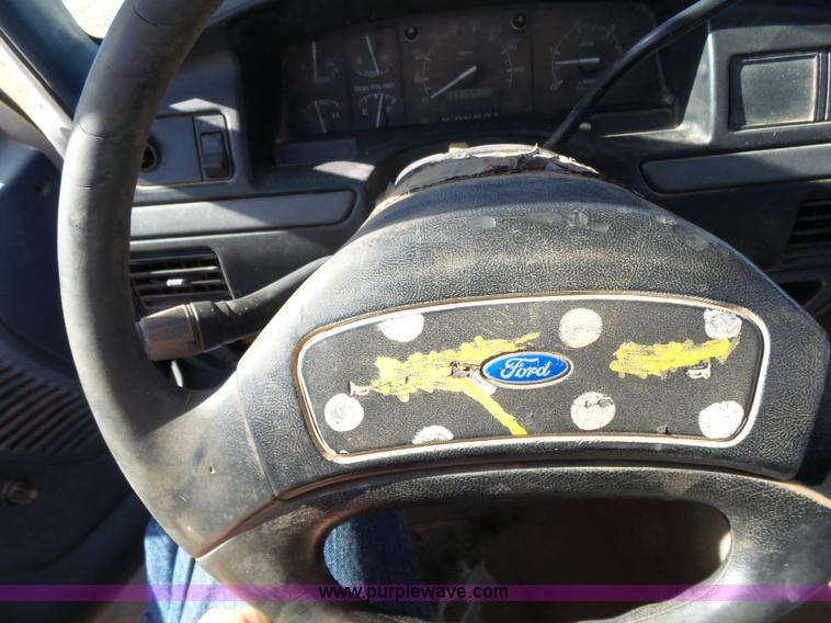 image for item L6188 1995 Ford F350 XL utility truck