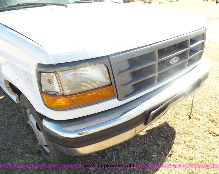 image for item L6188 1995 Ford F350 XL utility truck