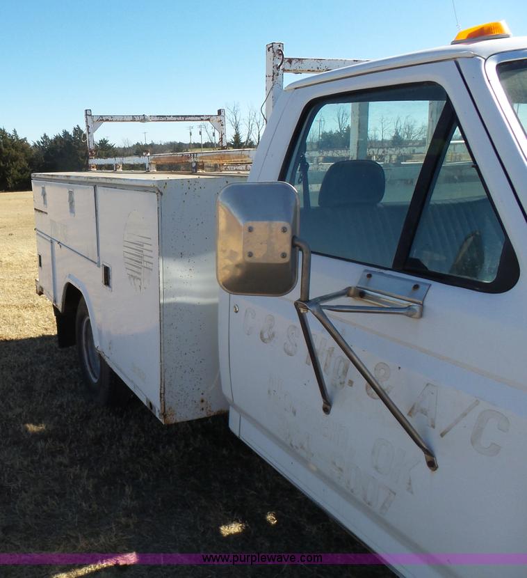 image for item L6188 1995 Ford F350 XL utility truck