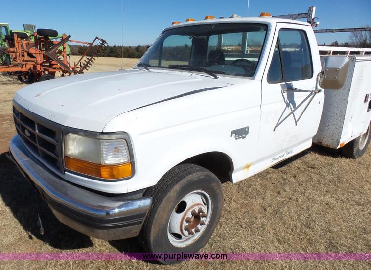 image for item L6188 1995 Ford F350 XL utility truck