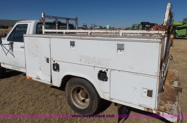 image for item L6188 1995 Ford F350 XL utility truck