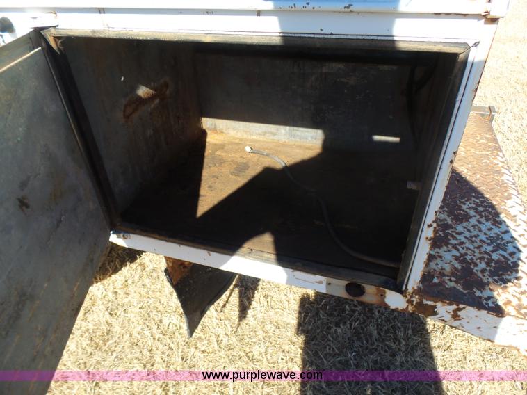 image for item L6188 1995 Ford F350 XL utility truck