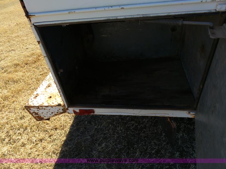 image for item L6188 1995 Ford F350 XL utility truck