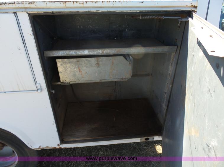 image for item L6188 1995 Ford F350 XL utility truck