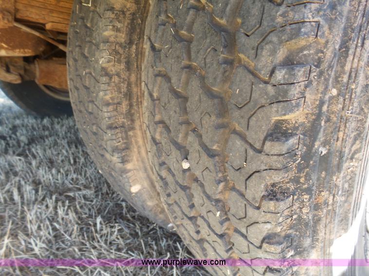 image for item L6188 1995 Ford F350 XL utility truck