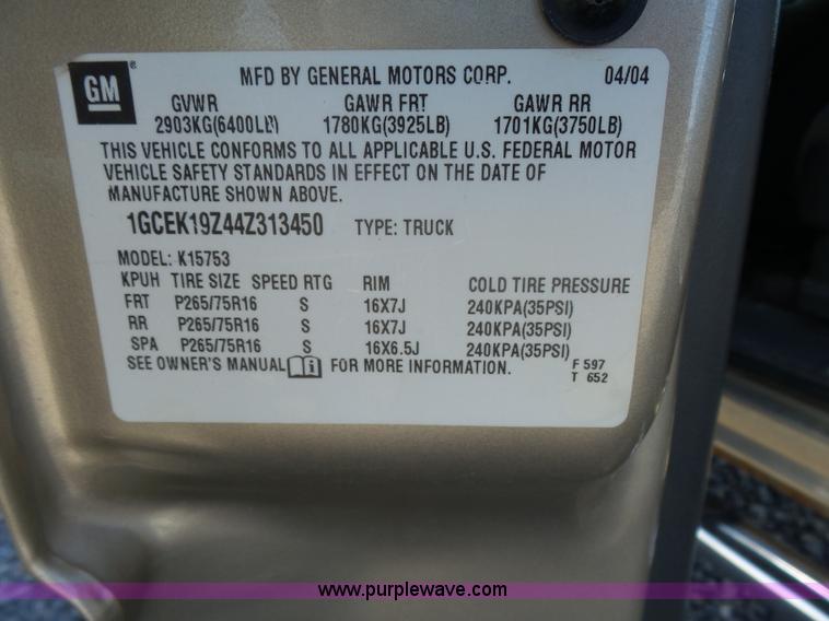 image for item L6209 2004 Chevrolet Silverado 1500 Ext. Cab pickup truck