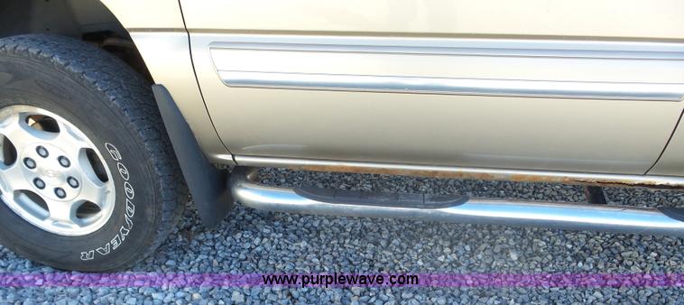 image for item L6209 2004 Chevrolet Silverado 1500 Ext. Cab pickup truck