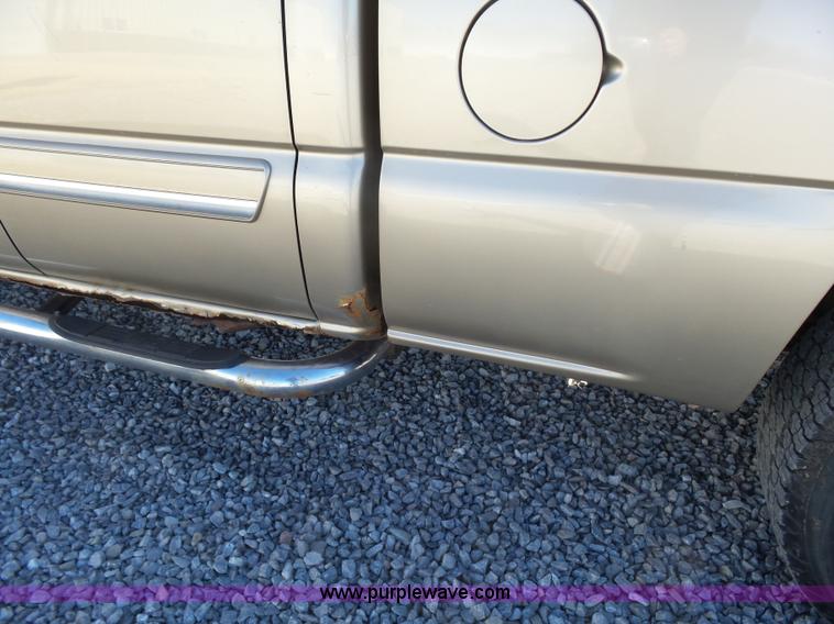 image for item L6209 2004 Chevrolet Silverado 1500 Ext. Cab pickup truck