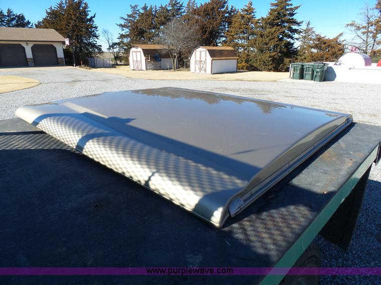 image for item L6209 2004 Chevrolet Silverado 1500 Ext. Cab pickup truck