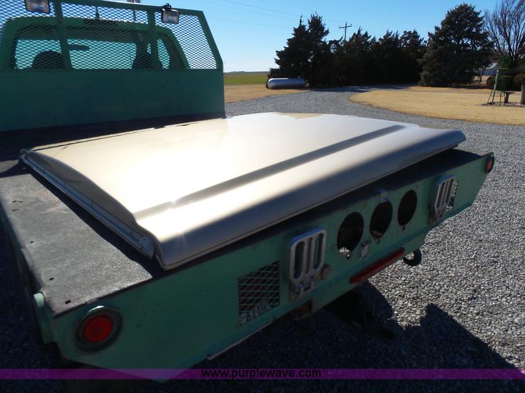 image for item L6209 2004 Chevrolet Silverado 1500 Ext. Cab pickup truck