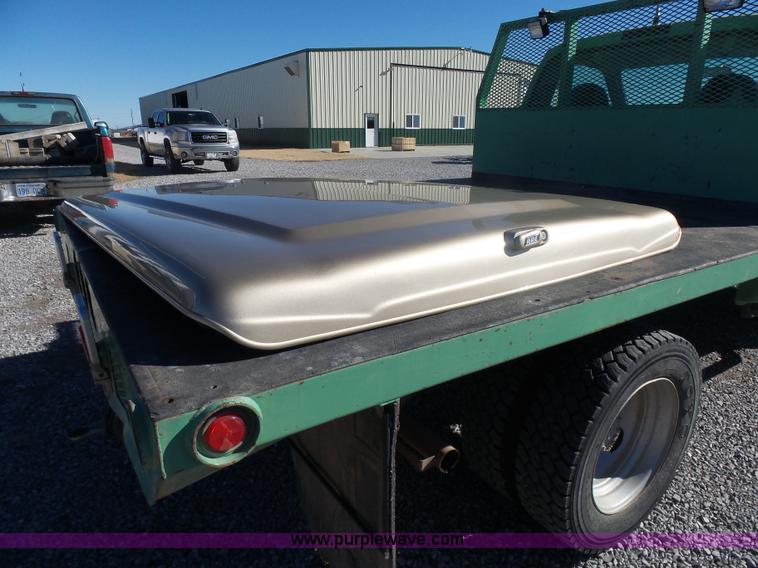 image for item L6209 2004 Chevrolet Silverado 1500 Ext. Cab pickup truck