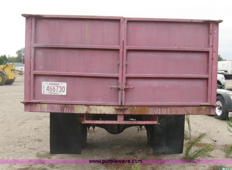 image for item L6379 2007 shop built dump trailer