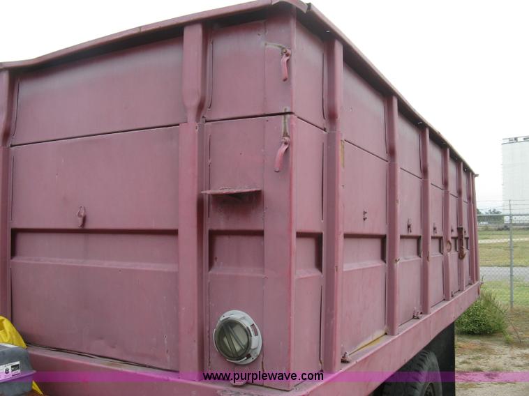 image for item L6379 2007 shop built dump trailer