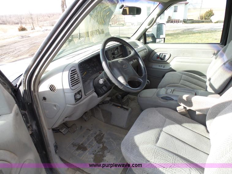 image for item L7069 1995 Chevrolet 3500 Ext. Cab flatbed pickup truck