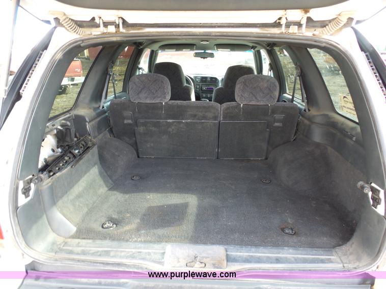 image for item L7072 1998 GMC Jimmy SL SUV