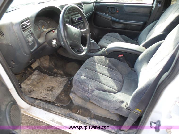 image for item L7072 1998 GMC Jimmy SL SUV