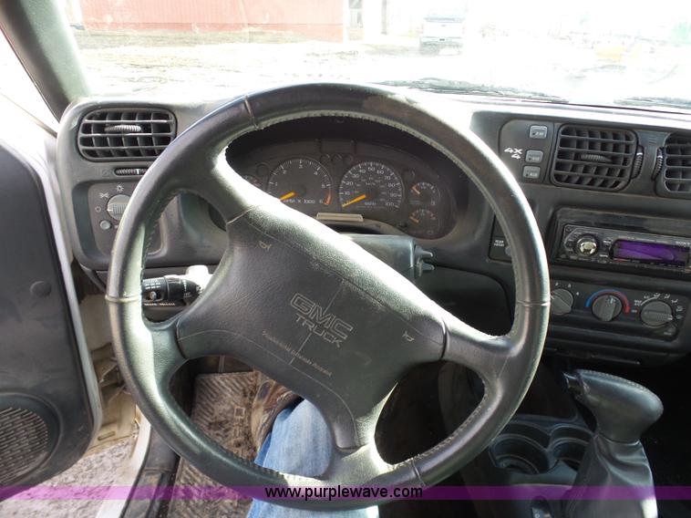 image for item L7072 1998 GMC Jimmy SL SUV