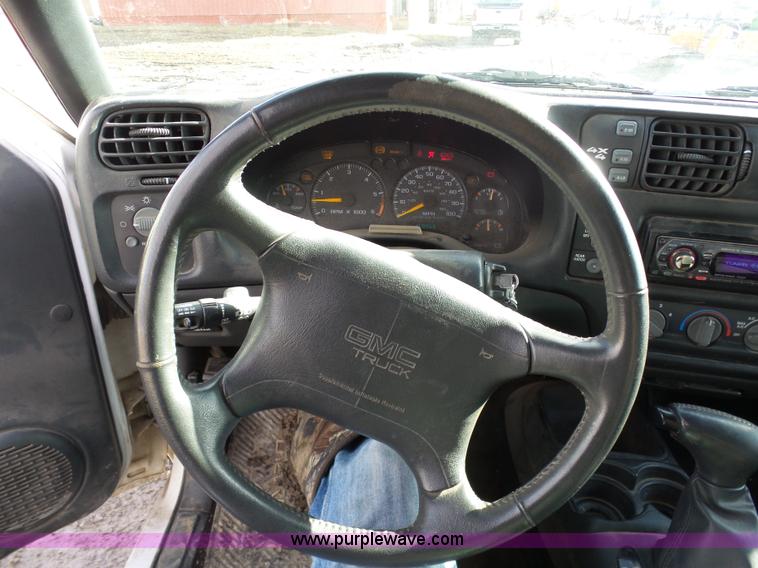 image for item L7072 1998 GMC Jimmy SL SUV