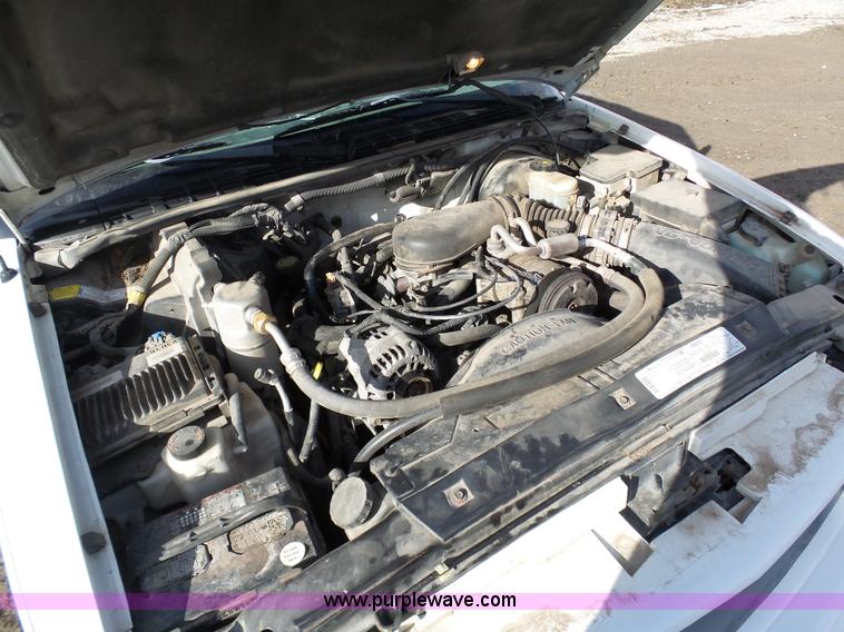 image for item L7072 1998 GMC Jimmy SL SUV