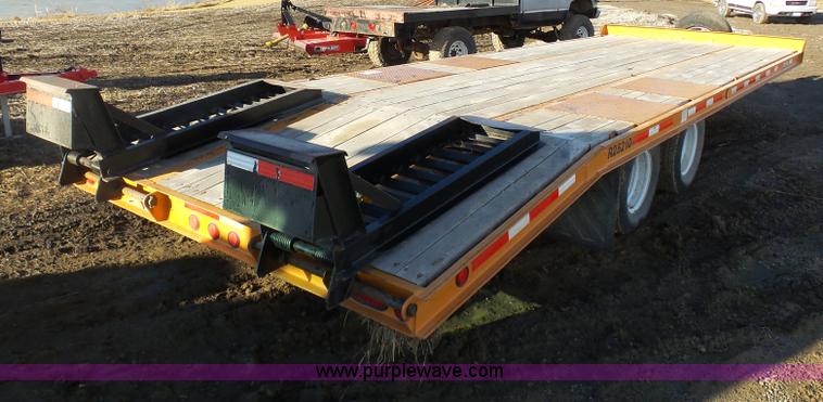 image for item L7085 2007 Redi Haul equipment trailer