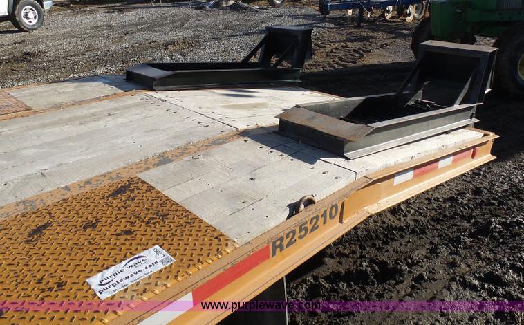 image for item L7085 2007 Redi Haul equipment trailer