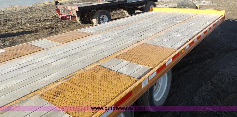 image for item L7085 2007 Redi Haul equipment trailer