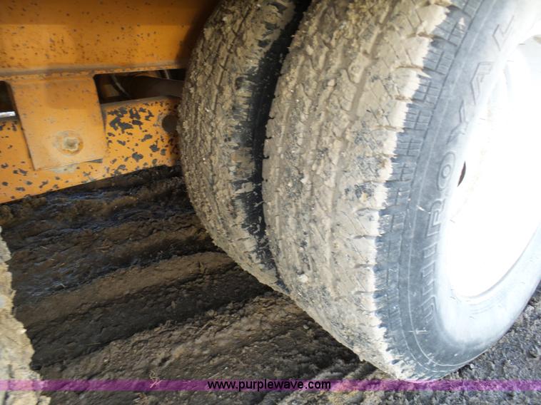 image for item L7085 2007 Redi Haul equipment trailer