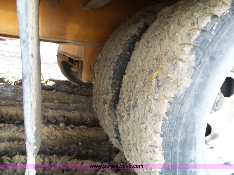 image for item L7085 2007 Redi Haul equipment trailer