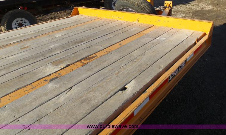 image for item L7085 2007 Redi Haul equipment trailer