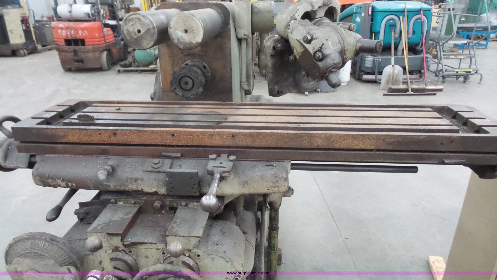 Milwaukee K milling machine in Lawrence, KS Item BF9130 sold Purple