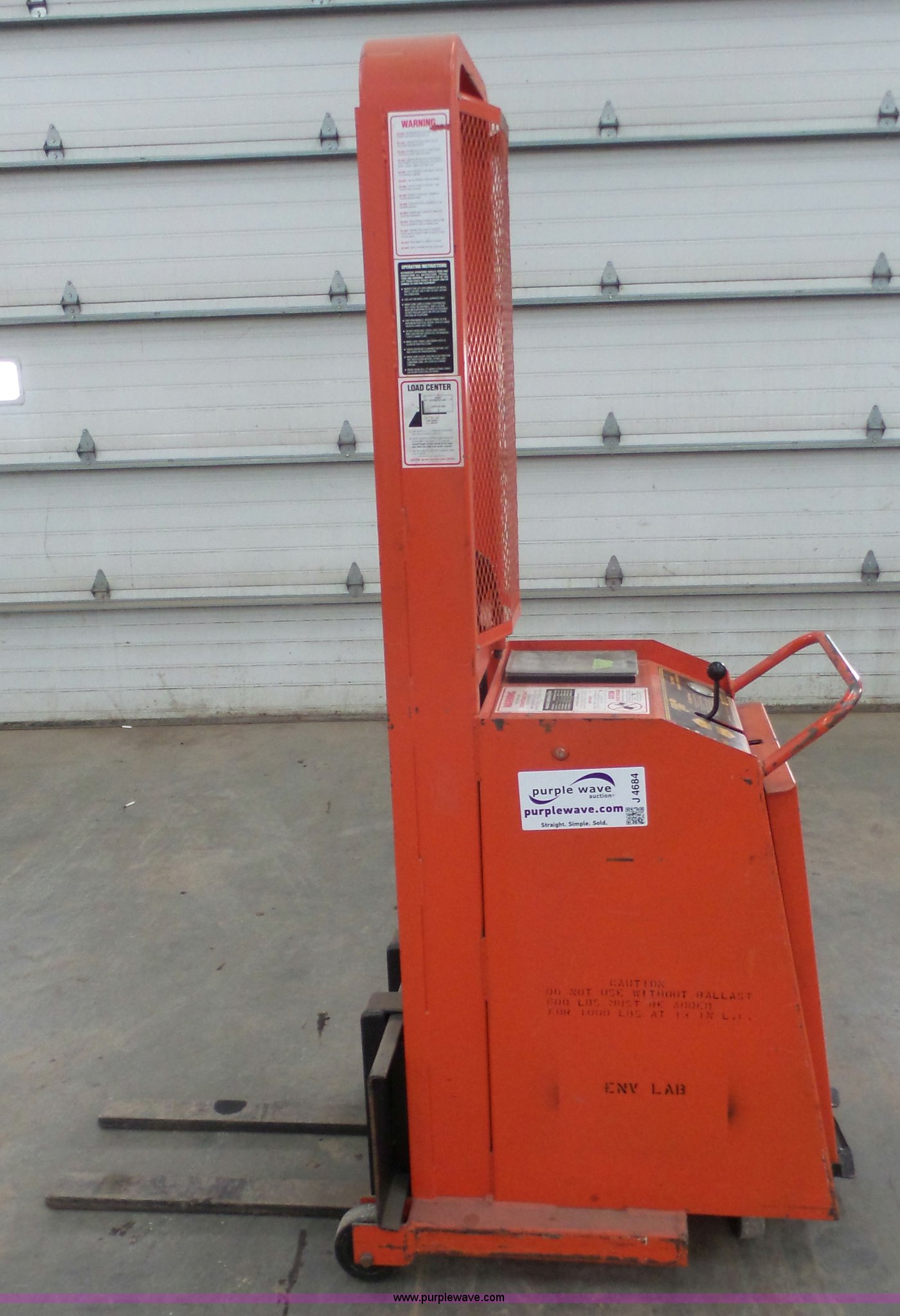 Presto C62 hydraulic lift truck in Lawrence, KS Item J4684 sold Purple Wave