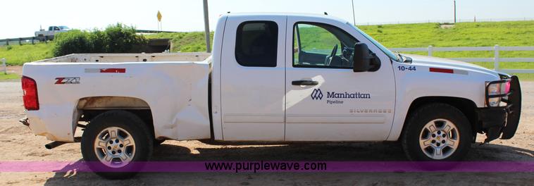 image for item I1573 2009 Chevrolet Silverado 1500 Z71 Ext. Cab pickup truck