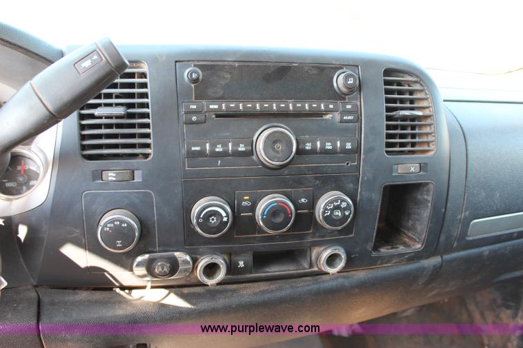 image for item I1573 2009 Chevrolet Silverado 1500 Z71 Ext. Cab pickup truck