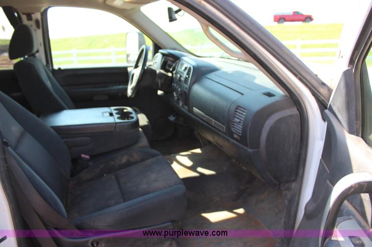 image for item I1573 2009 Chevrolet Silverado 1500 Z71 Ext. Cab pickup truck