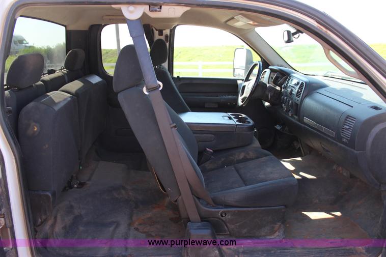 image for item I1573 2009 Chevrolet Silverado 1500 Z71 Ext. Cab pickup truck