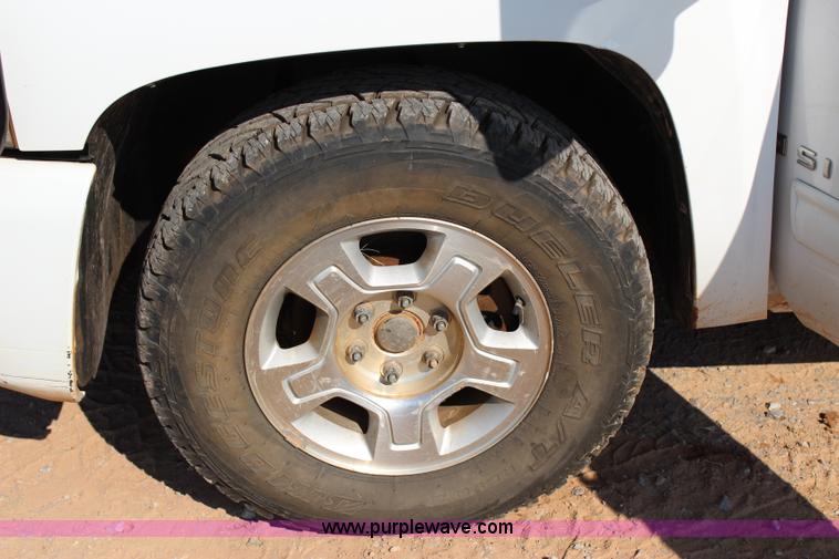 image for item I1573 2009 Chevrolet Silverado 1500 Z71 Ext. Cab pickup truck