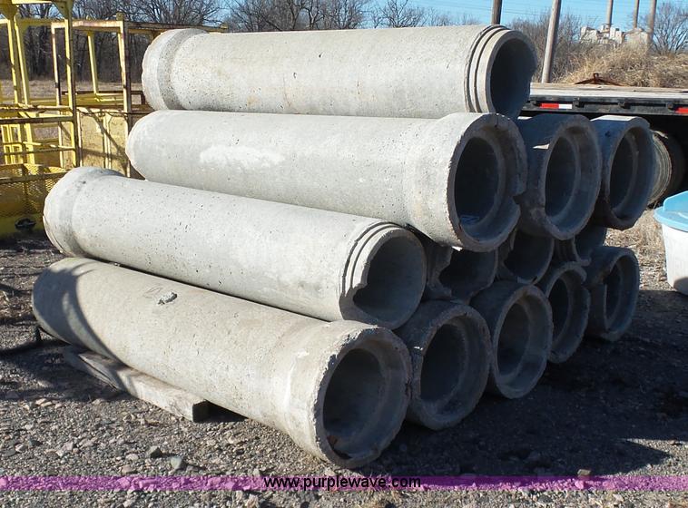 image for item J7586 (13) concrete drainage pipes