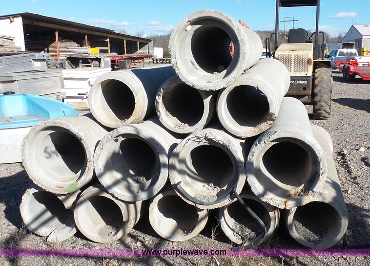 image for item J7586 (13) concrete drainage pipes