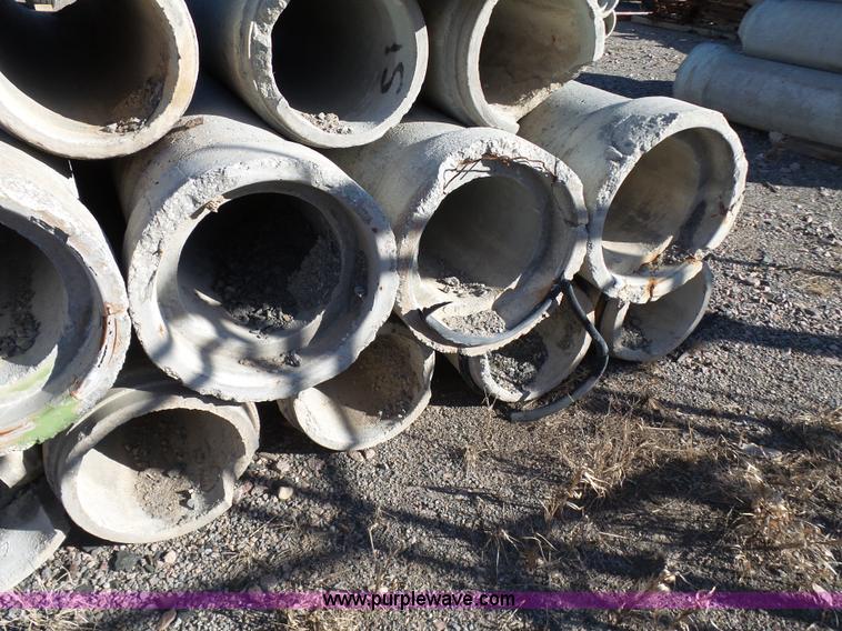 image for item J7586 (13) concrete drainage pipes