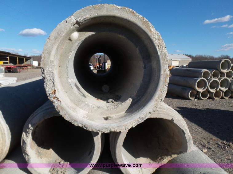 image for item J7586 (13) concrete drainage pipes