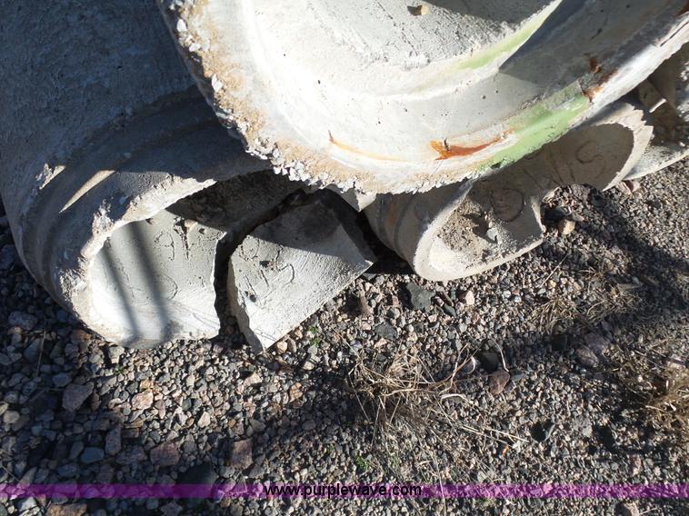 image for item J7586 (13) concrete drainage pipes