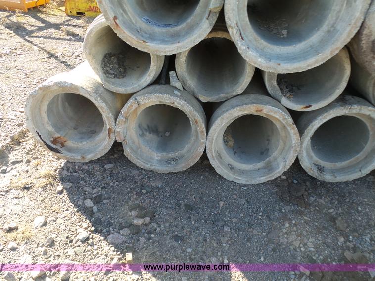 image for item J7586 (13) concrete drainage pipes