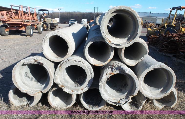 image for item J7587 (13) concrete drainage pipes