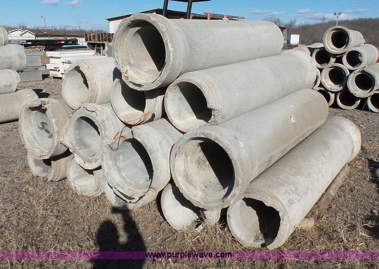 image for item J7587 (13) concrete drainage pipes