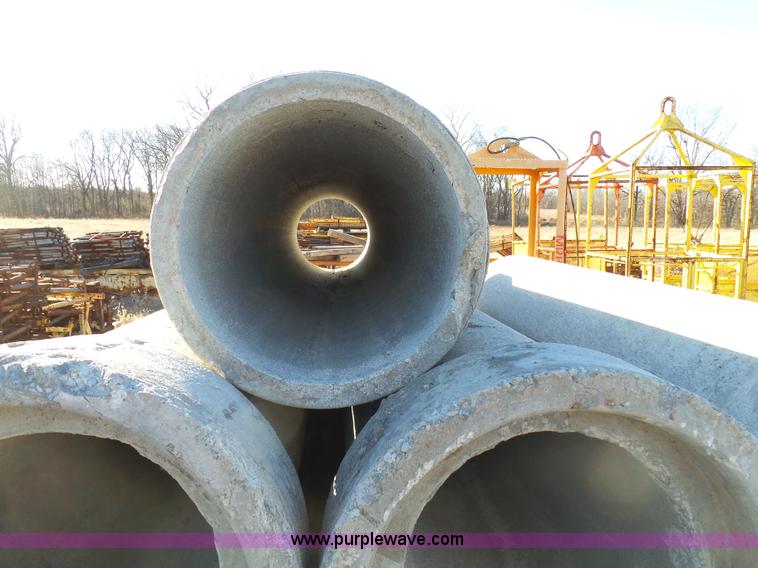 image for item J7587 (13) concrete drainage pipes